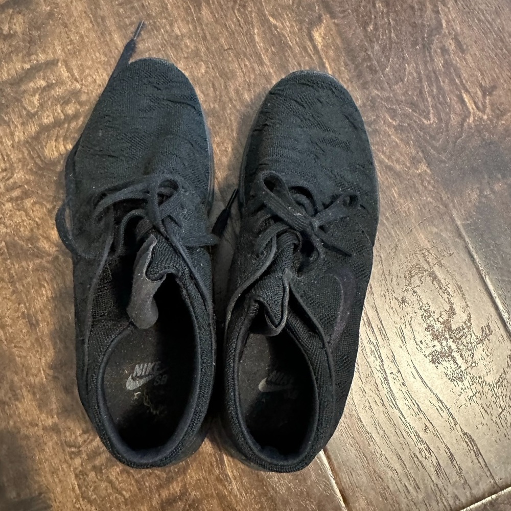 Men's Nike sneakers